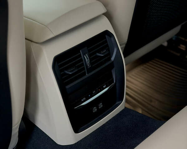 Белый БМВ i4, объемом двигателя 0 л и пробегом 12 тыс. км за 34800 $, фото 24 на Automoto.ua