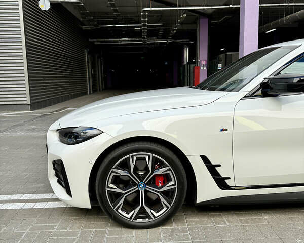 Белый БМВ i4, объемом двигателя 0 л и пробегом 35 тыс. км за 50700 $, фото 8 на Automoto.ua