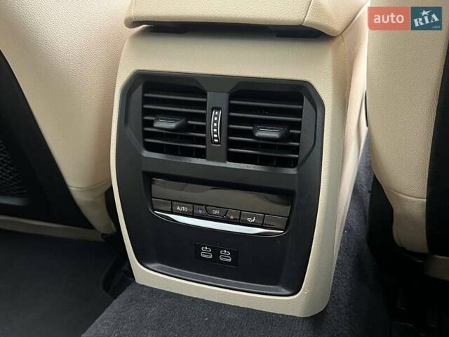 Белый БМВ i4, объемом двигателя 0 л и пробегом 20 тыс. км за 35990 $, фото 41 на Automoto.ua