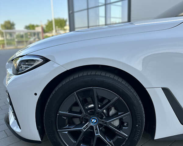 Белый БМВ i4, объемом двигателя 0 л и пробегом 10 тыс. км за 36000 $, фото 5 на Automoto.ua