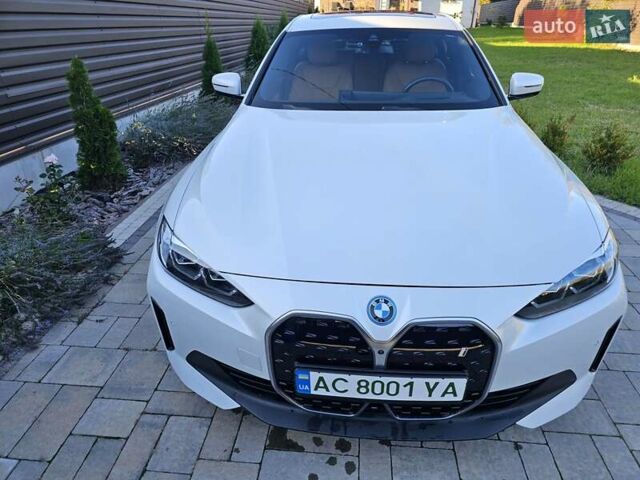 Белый БМВ i4, объемом двигателя 0 л и пробегом 10 тыс. км за 36800 $, фото 4 на Automoto.ua