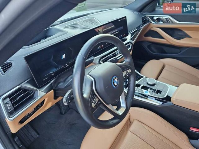 Белый БМВ i4, объемом двигателя 0 л и пробегом 10 тыс. км за 36800 $, фото 11 на Automoto.ua