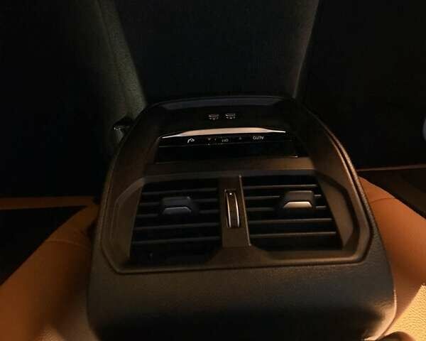 Белый БМВ i4, объемом двигателя 0 л и пробегом 39 тыс. км за 37000 $, фото 41 на Automoto.ua