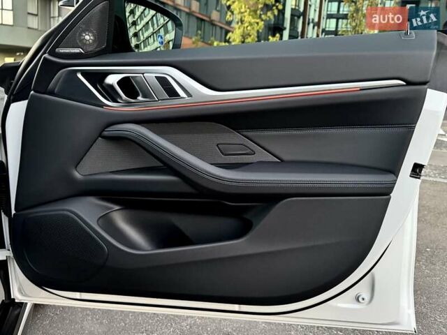 Белый БМВ i4, объемом двигателя 0 л и пробегом 45 тыс. км за 55900 $, фото 41 на Automoto.ua