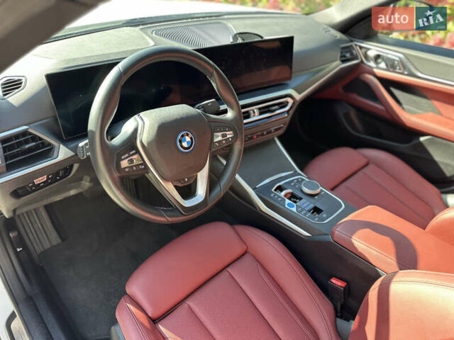 Белый БМВ i4, объемом двигателя 0 л и пробегом 17 тыс. км за 36666 $, фото 20 на Automoto.ua