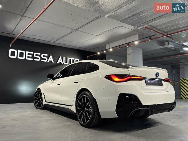 Белый БМВ i4, объемом двигателя 0 л и пробегом 3 тыс. км за 49999 $, фото 5 на Automoto.ua