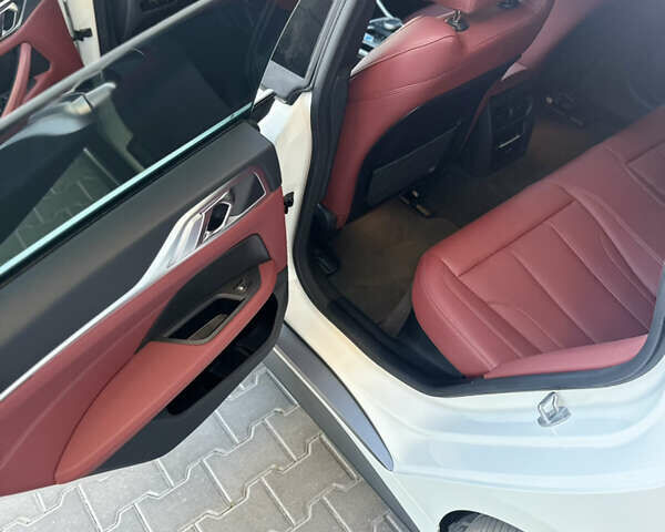 Белый БМВ i4, объемом двигателя 0 л и пробегом 33 тыс. км за 34500 $, фото 51 на Automoto.ua