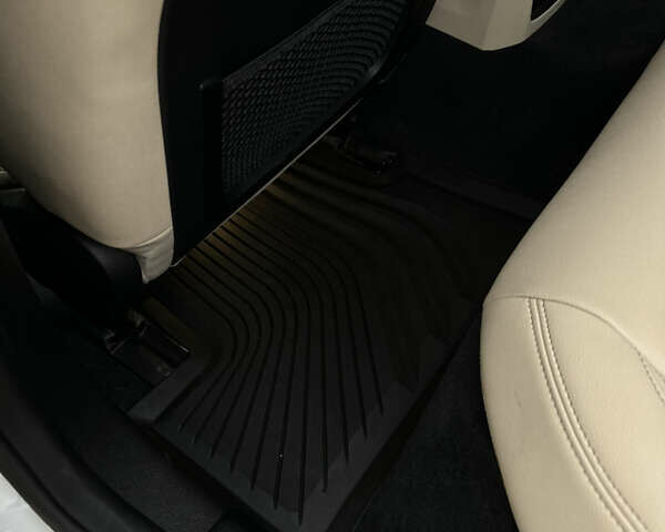 Белый БМВ i4, объемом двигателя 0 л и пробегом 12 тыс. км за 34800 $, фото 23 на Automoto.ua