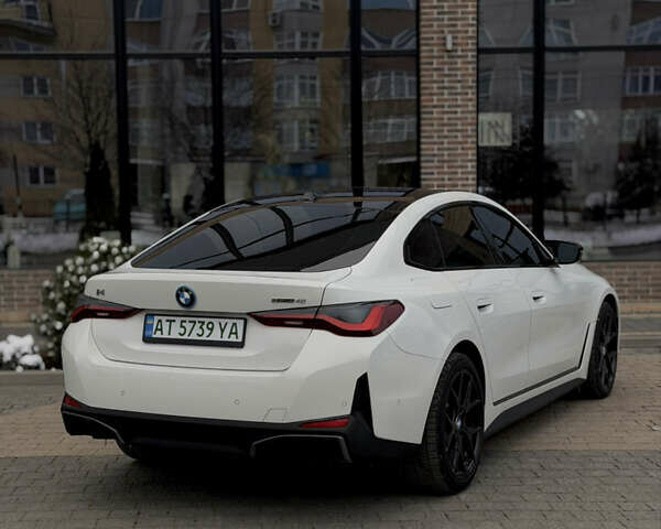 Белый БМВ i4, объемом двигателя 0 л и пробегом 12 тыс. км за 34800 $, фото 8 на Automoto.ua