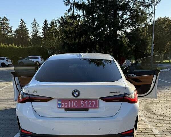 Белый БМВ i4, объемом двигателя 0 л и пробегом 39 тыс. км за 37000 $, фото 13 на Automoto.ua