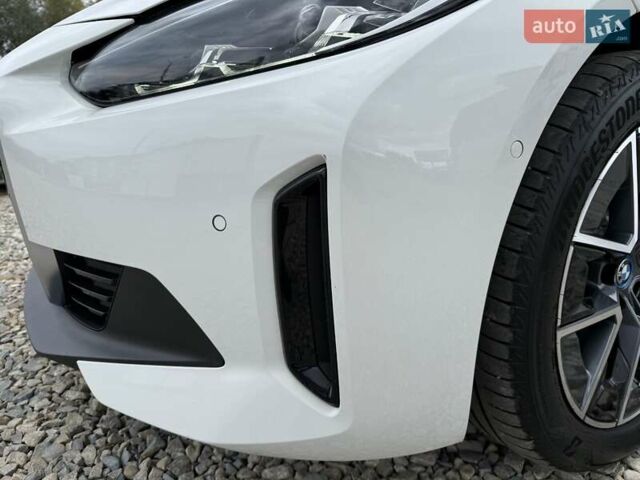 Белый БМВ i4, объемом двигателя 0 л и пробегом 31 тыс. км за 34900 $, фото 14 на Automoto.ua