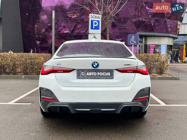 Белый БМВ i4, объемом двигателя 0 л и пробегом 20 тыс. км за 35990 $, фото 6 на Automoto.ua