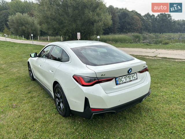 Белый БМВ i4, объемом двигателя 0 л и пробегом 34 тыс. км за 41500 $, фото 33 на Automoto.ua