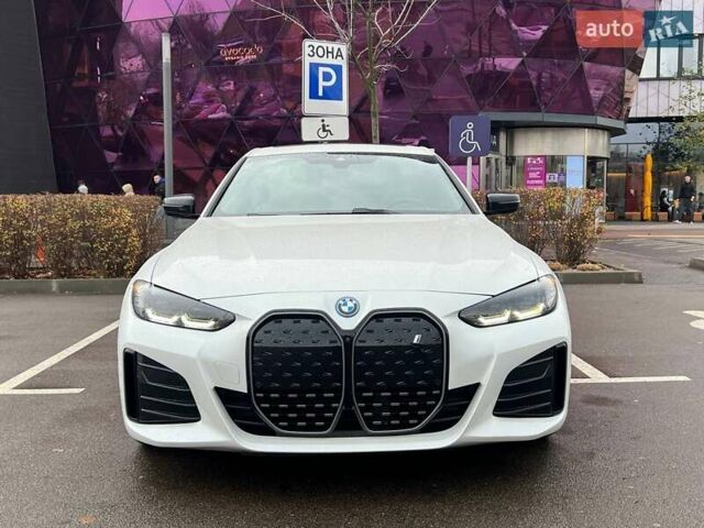 Белый БМВ i4, объемом двигателя 0 л и пробегом 20 тыс. км за 35990 $, фото 1 на Automoto.ua