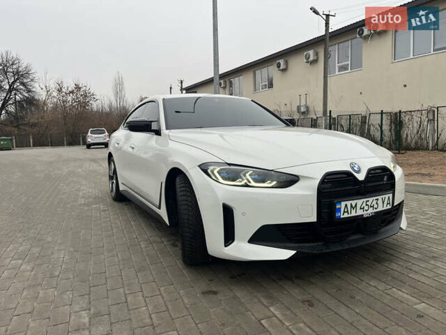 Белый БМВ i4, объемом двигателя 0 л и пробегом 20 тыс. км за 31300 $, фото 24 на Automoto.ua