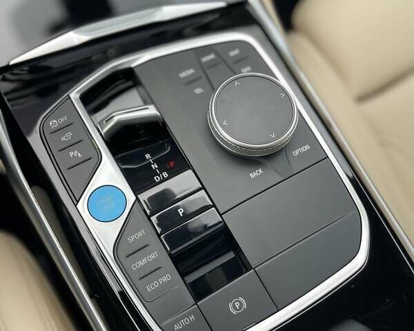 Белый БМВ i4, объемом двигателя 0 л и пробегом 42 тыс. км за 34900 $, фото 25 на Automoto.ua