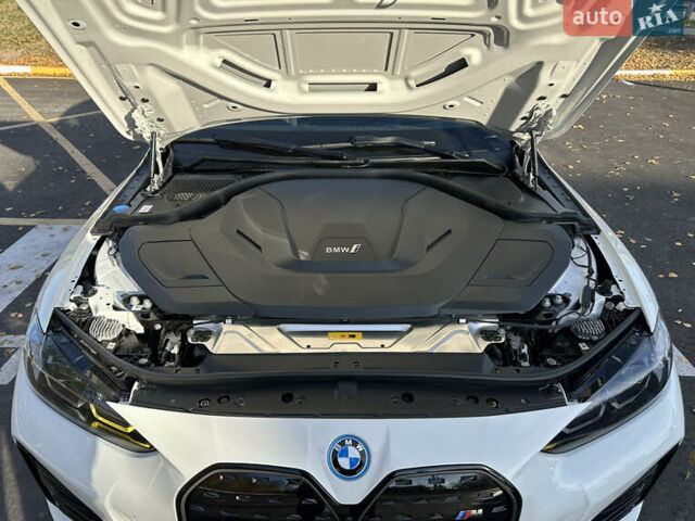Белый БМВ i4, объемом двигателя 0 л и пробегом 1 тыс. км за 53000 $, фото 17 на Automoto.ua