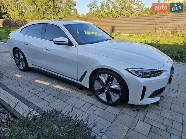 Белый БМВ i4, объемом двигателя 0 л и пробегом 10 тыс. км за 36800 $, фото 13 на Automoto.ua