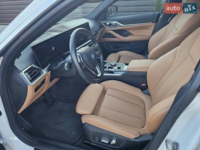 Белый БМВ i4, объемом двигателя 0 л и пробегом 10 тыс. км за 36800 $, фото 3 на Automoto.ua