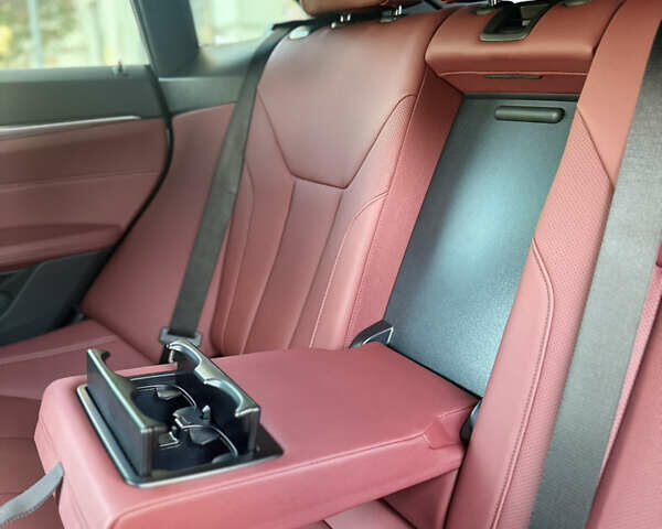 Белый БМВ i4, объемом двигателя 0 л и пробегом 33 тыс. км за 34500 $, фото 53 на Automoto.ua