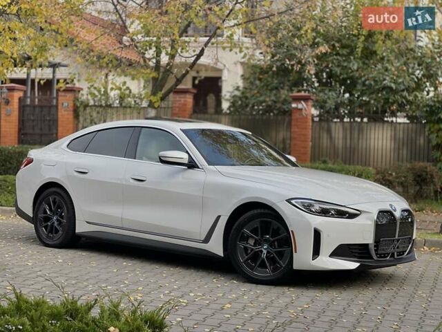 Белый БМВ i4, объемом двигателя 0 л и пробегом 42 тыс. км за 34900 $, фото 8 на Automoto.ua