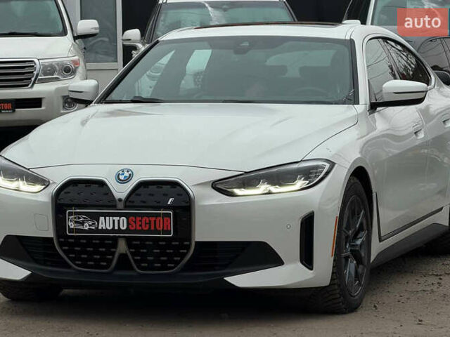 Белый БМВ i4, объемом двигателя 0 л и пробегом 5 тыс. км за 35500 $, фото 6 на Automoto.ua