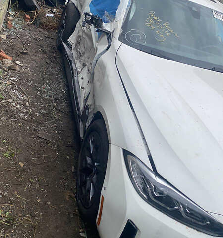 Белый БМВ i4, объемом двигателя 0 л и пробегом 64 тыс. км за 22500 $, фото 2 на Automoto.ua