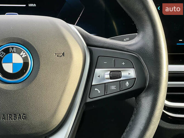 Белый БМВ i4, объемом двигателя 0 л и пробегом 36 тыс. км за 37900 $, фото 12 на Automoto.ua