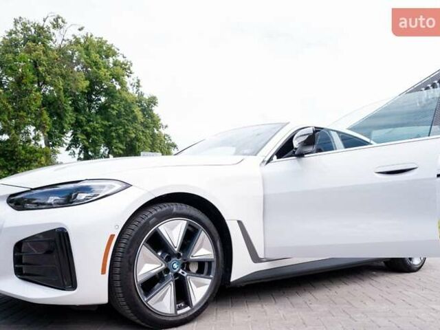 Белый БМВ i4, объемом двигателя 0 л и пробегом 18 тыс. км за 32432 $, фото 36 на Automoto.ua