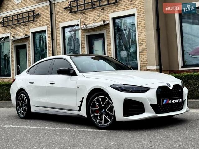 Белый БМВ i4, объемом двигателя 0 л и пробегом 45 тыс. км за 55900 $, фото 3 на Automoto.ua