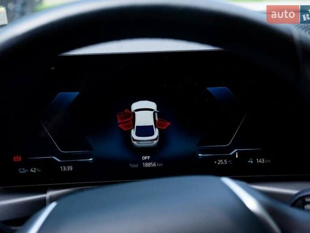 Белый БМВ i4, объемом двигателя 0 л и пробегом 18 тыс. км за 32432 $, фото 49 на Automoto.ua