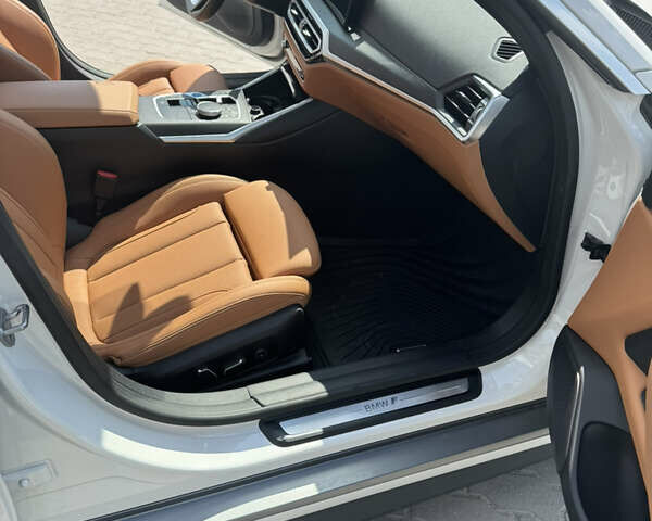 Белый БМВ i4, объемом двигателя 0 л и пробегом 11 тыс. км за 38000 $, фото 16 на Automoto.ua