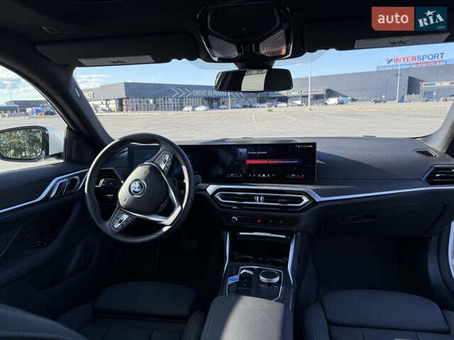 Білий БМВ i4, об'ємом двигуна 0 л та пробігом 8 тис. км за 45500 $, фото 9 на Automoto.ua
