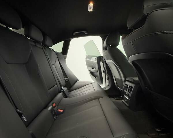 Белый БМВ i4, объемом двигателя 0 л и пробегом 11 тыс. км за 40900 $, фото 44 на Automoto.ua