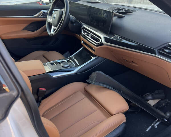 Белый БМВ i4, объемом двигателя 0 л и пробегом 17 тыс. км за 30500 $, фото 7 на Automoto.ua