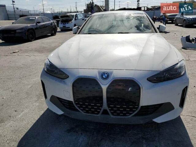 Белый БМВ i4, объемом двигателя 0 л и пробегом 8 тыс. км за 19330 $, фото 1 на Automoto.ua