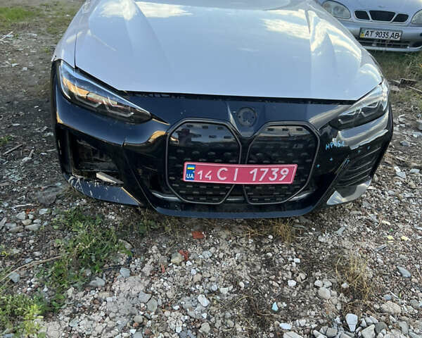 Белый БМВ i4, объемом двигателя 0 л и пробегом 17 тыс. км за 30500 $, фото 1 на Automoto.ua