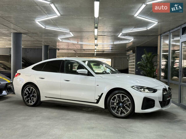 Белый БМВ i4, объемом двигателя 0 л и пробегом 11 тыс. км за 39500 $, фото 1 на Automoto.ua