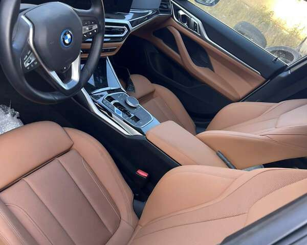 Белый БМВ i4, объемом двигателя 0 л и пробегом 17 тыс. км за 30500 $, фото 8 на Automoto.ua