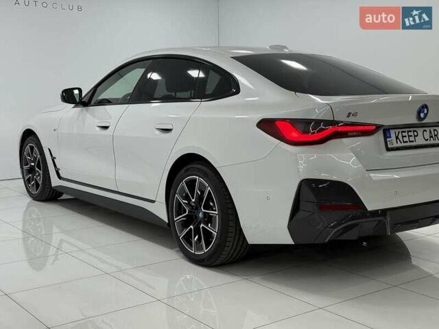 Белый БМВ i4, объемом двигателя 0 л и пробегом 11 тыс. км за 40900 $, фото 14 на Automoto.ua
