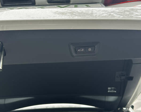 Белый БМВ i4, объемом двигателя 0 л и пробегом 45 тыс. км за 42250 $, фото 8 на Automoto.ua