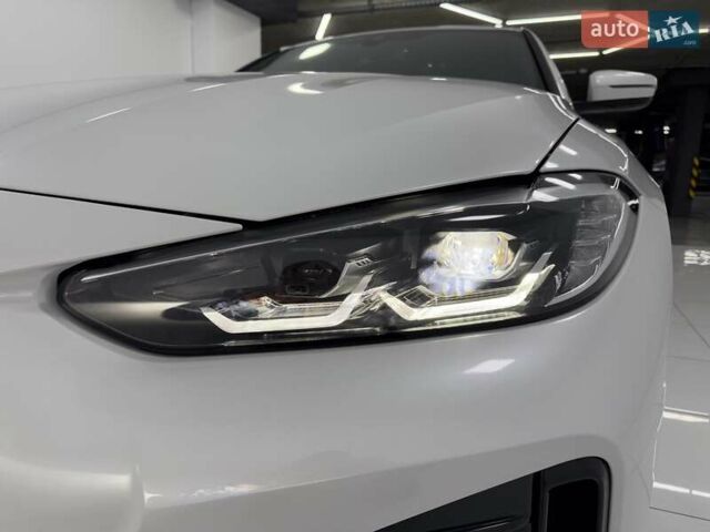 Белый БМВ i4, объемом двигателя 0 л и пробегом 11 тыс. км за 40900 $, фото 11 на Automoto.ua