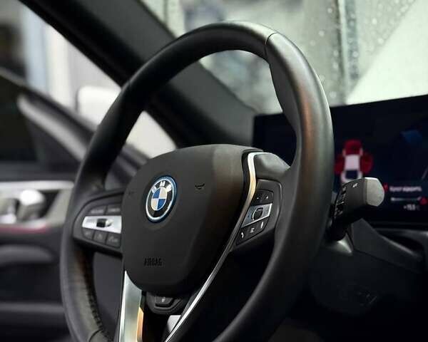 Белый БМВ i4, объемом двигателя 0 л и пробегом 30 тыс. км за 38500 $, фото 12 на Automoto.ua