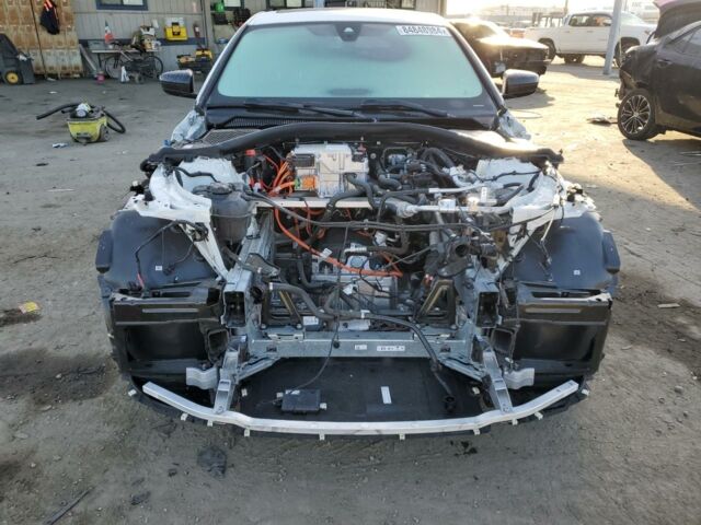 Белый БМВ i4, объемом двигателя 0 л и пробегом 18 тыс. км за 15900 $, фото 1 на Automoto.ua