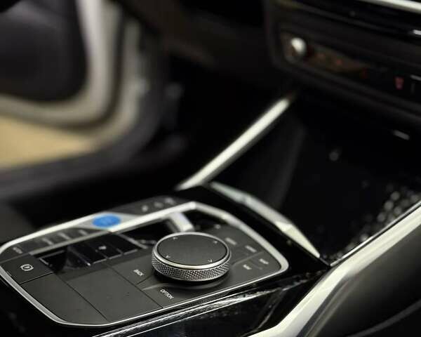 Белый БМВ i4, объемом двигателя 0 л и пробегом 30 тыс. км за 38500 $, фото 11 на Automoto.ua