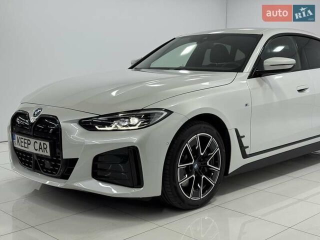 Белый БМВ i4, объемом двигателя 0 л и пробегом 11 тыс. км за 40900 $, фото 9 на Automoto.ua
