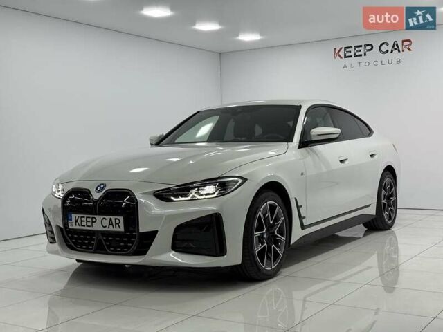 Белый БМВ i4, объемом двигателя 0 л и пробегом 11 тыс. км за 40900 $, фото 5 на Automoto.ua