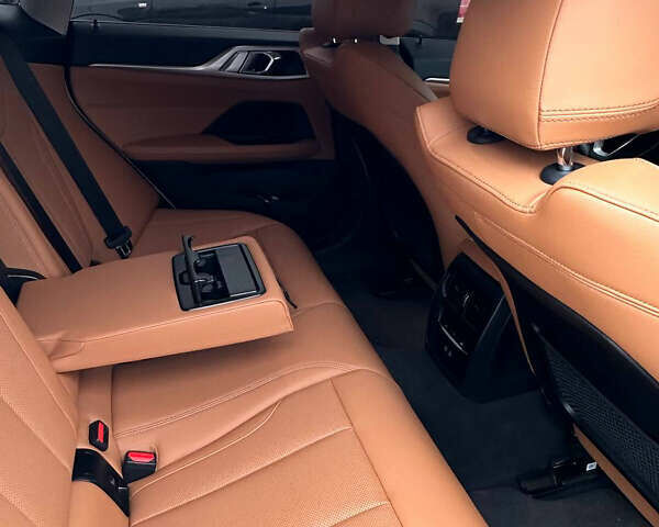 Белый БМВ i4, объемом двигателя 0 л и пробегом 16 тыс. км за 34600 $, фото 5 на Automoto.ua