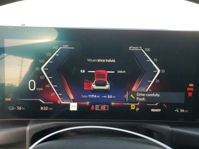 Белый БМВ i4, объемом двигателя 0 л и пробегом 18 тыс. км за 15900 $, фото 8 на Automoto.ua