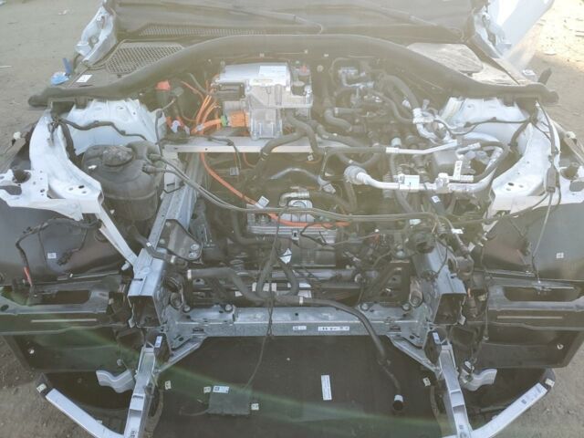 Белый БМВ i4, объемом двигателя 0 л и пробегом 18 тыс. км за 15900 $, фото 10 на Automoto.ua